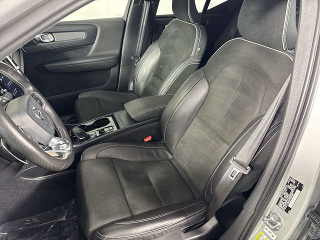 Used 2019 Volvo XC40 T5 R-Design image 19