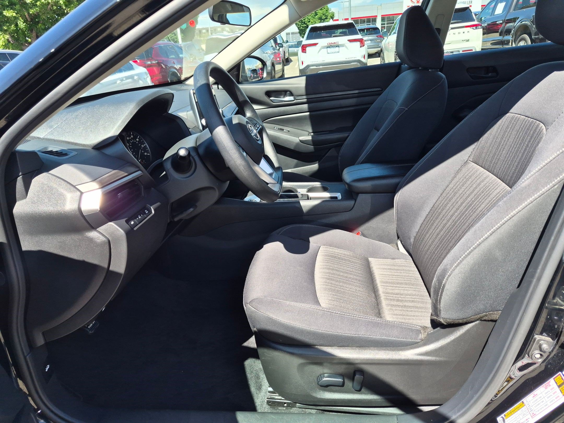 Certified 2025 Nissan Altima 2.5 SV FWD image 18