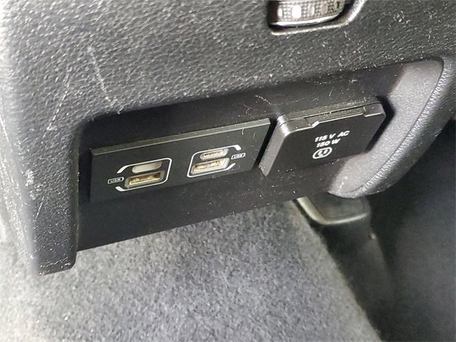 Used 2021 Jeep Cherokee Trailhawk w/ Comfort & Convenience Group image 12