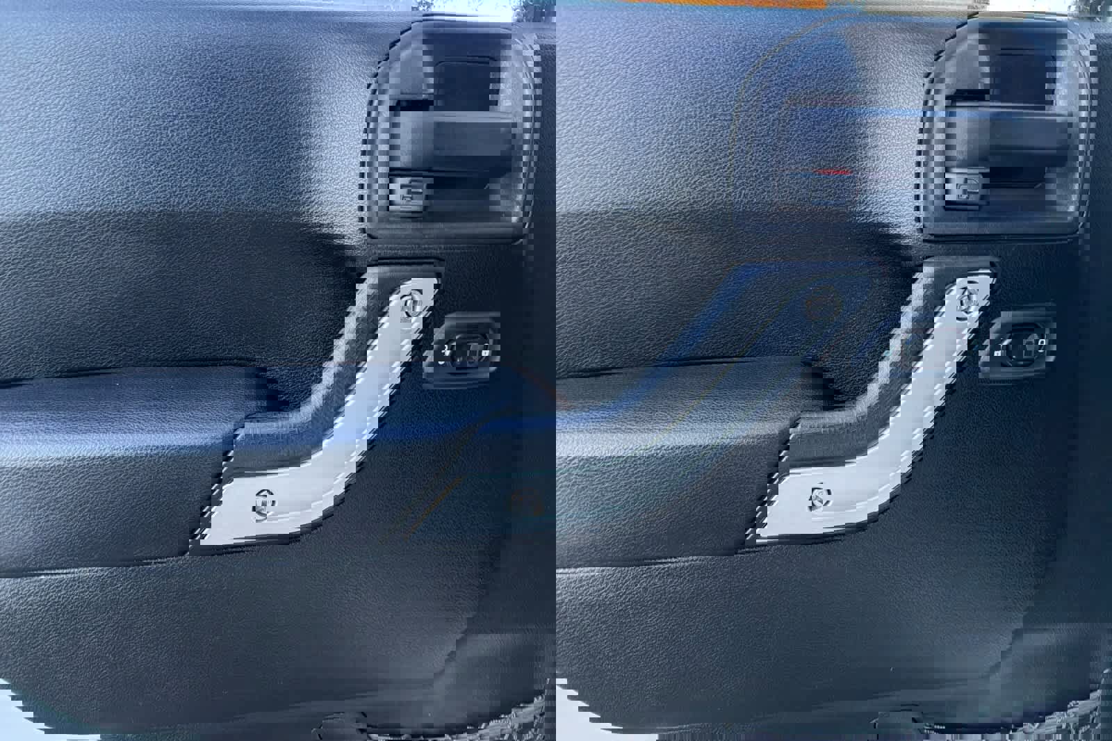 Used 2014 Jeep Wrangler Unlimited Sahara w/ Connectivity Group image 14