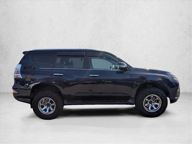 Used 2023 Lexus GX 460 Premium w/ Premium Package image 4