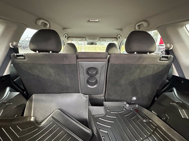 Used 2015 Nissan Rogue S FWD image 17