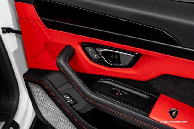 Used 2022 Lamborghini Urus image 38