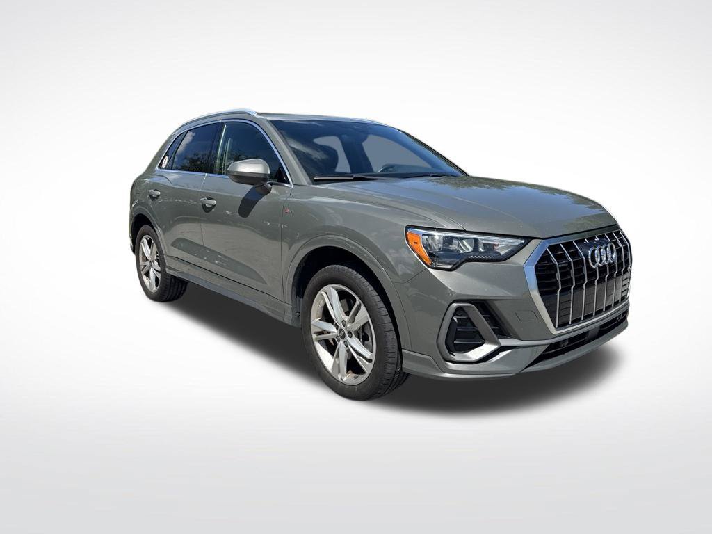 Used 2021 Audi Q3 2.0T Premium w/ Convenience Package AWD/4WD image 2
