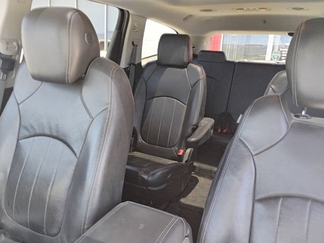 Used 2016 Chevrolet Traverse LTZ AWD/4WD image 16