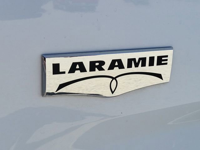 Used 2015 RAM 1500 Laramie w/ Convenience Group image 8