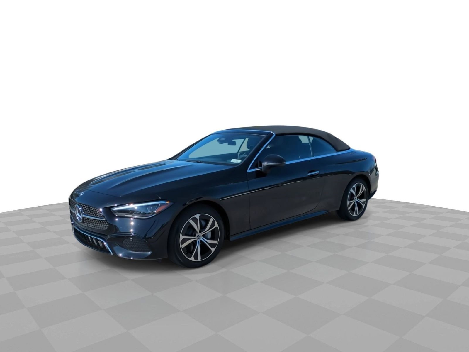 Used 2025 Mercedes-Benz CLE 300 4MATIC Cabriolet image 4