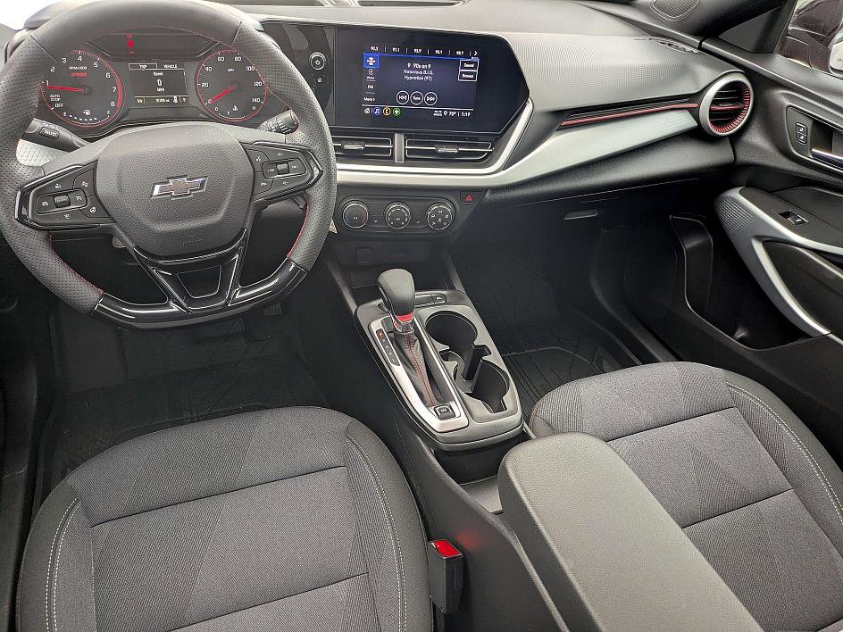 Certified 2025 Chevrolet Trax RS w/ Sunroof Package image 28