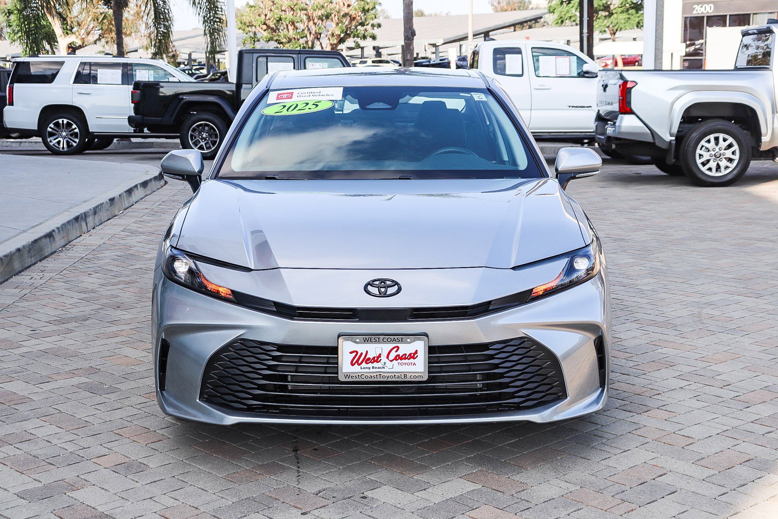 Used 2025 Toyota Camry LE image 2