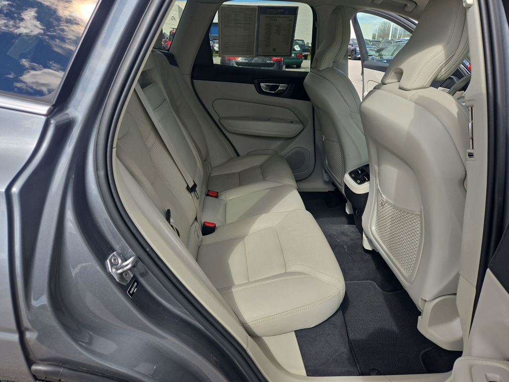 Used 2020 Volvo XC60 T5 Inscription image 32