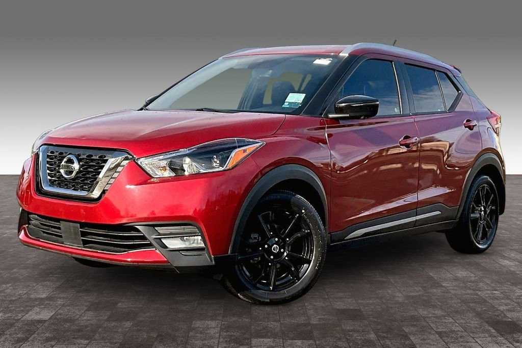 Used 2020 Nissan Kicks SR w/ SR Premium Package image 2