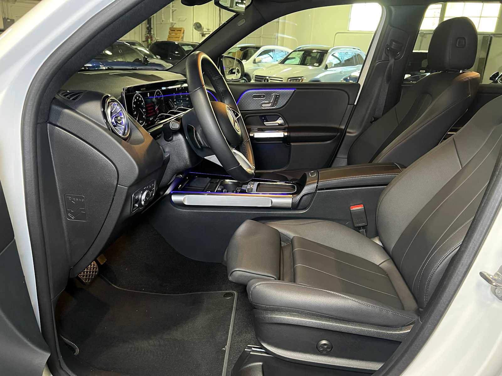 Certified 2025 Mercedes-Benz GLB 250 4MATIC image 23