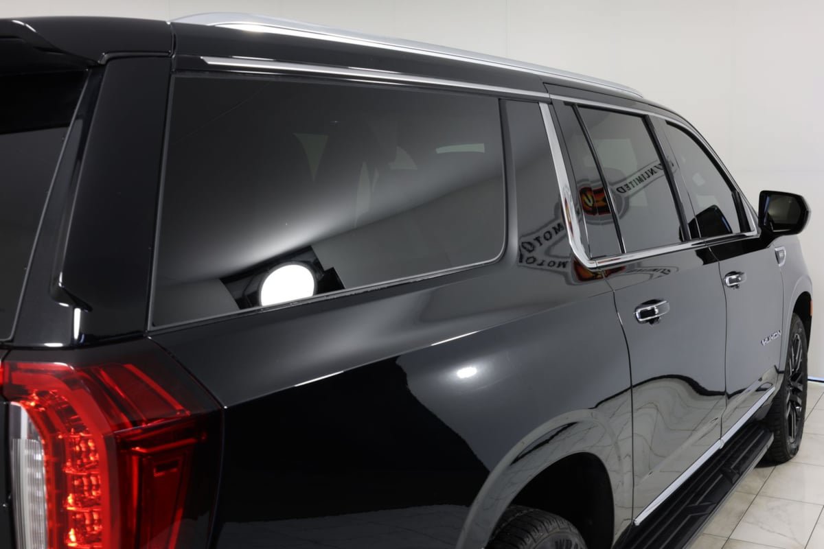 Used 2023 GMC Yukon XL SLT AWD/4WD image 46