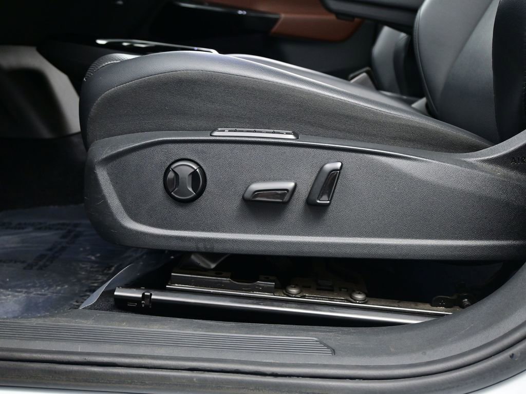 Used 2022 Volkswagen ID.4 Pro S w/ Gradient Package image 16