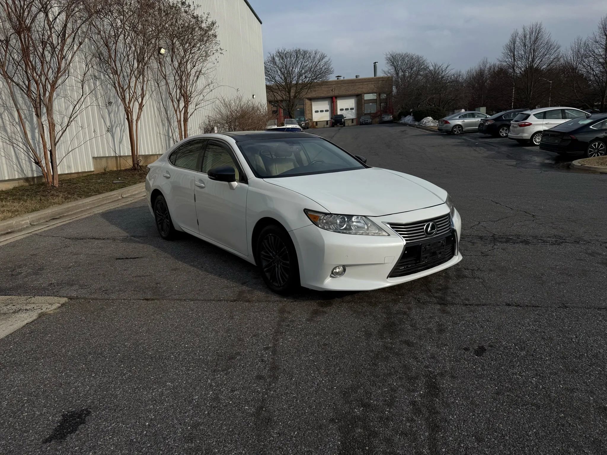 Used 2013 Lexus ES 350 w/ Luxury Pkg image 1
