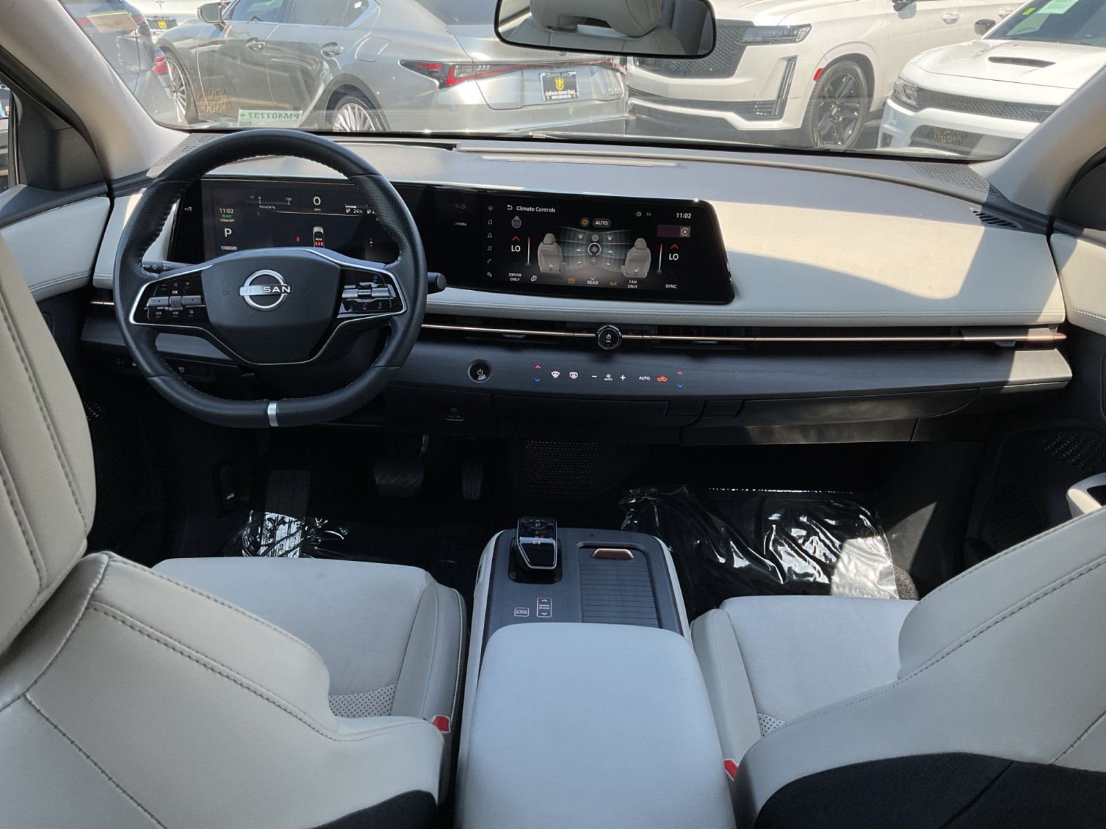 Used 2023 Nissan Ariya FWD image 17