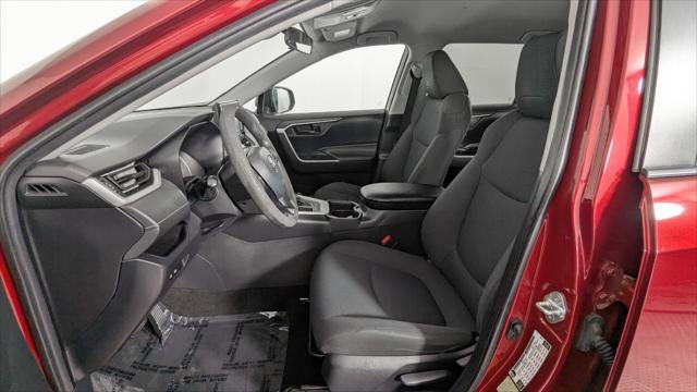 Used 2020 Toyota RAV4 LE FWD image 14