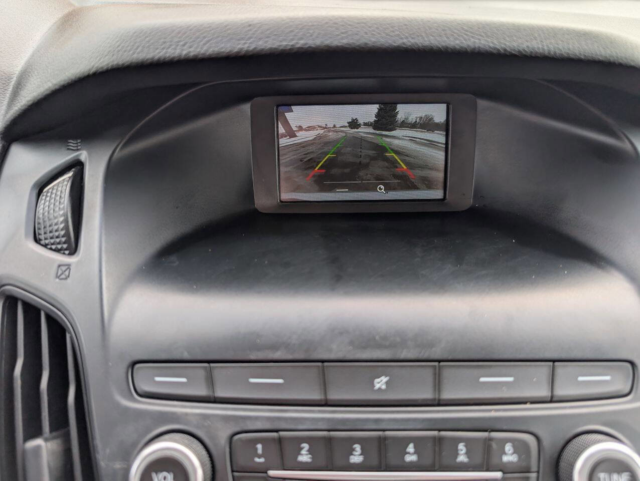 Used 2018 Ford Focus SE image 16