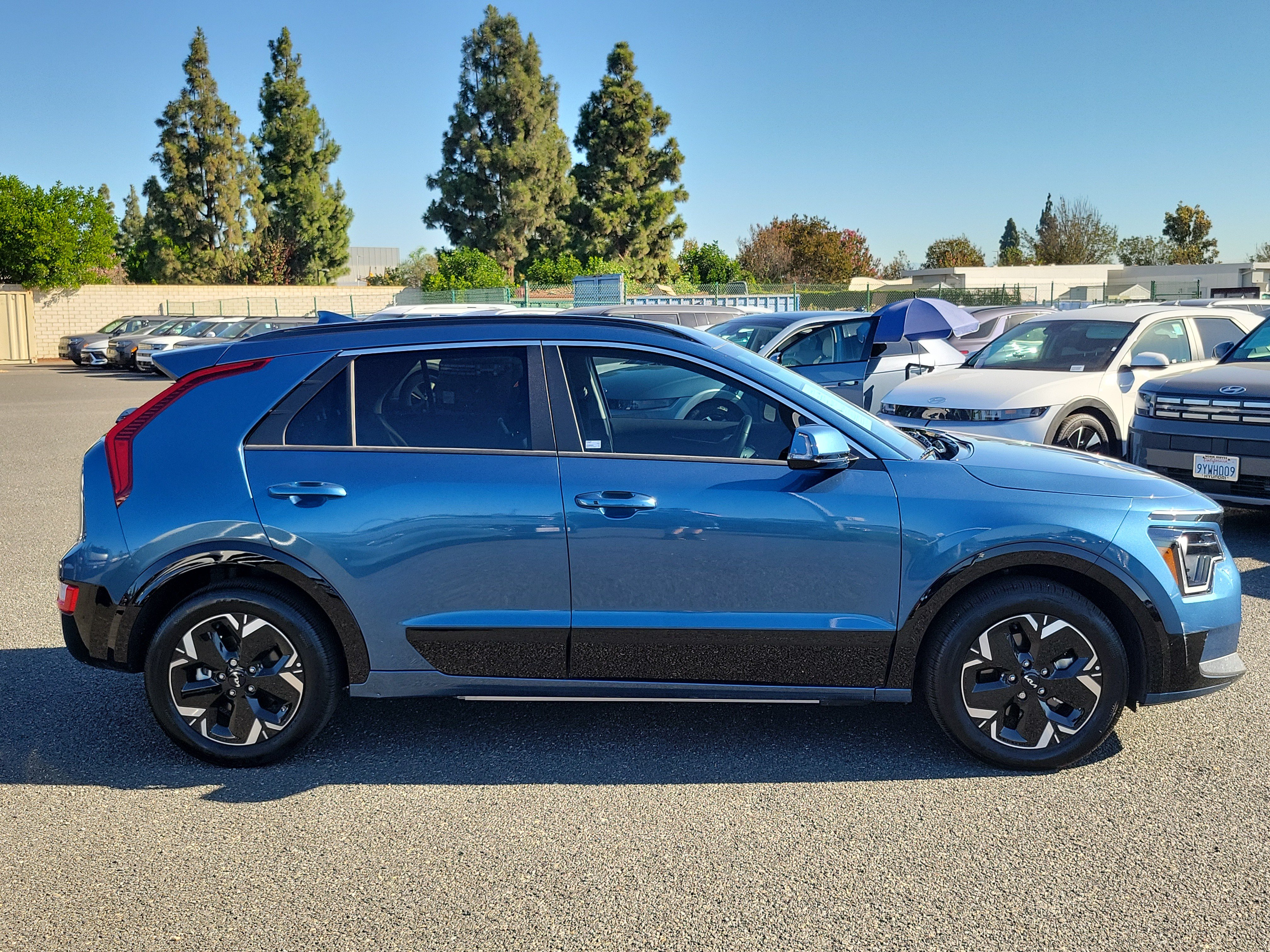 Used 2025 Kia Niro Wind w/ Wind Preserve Package FWD image 5