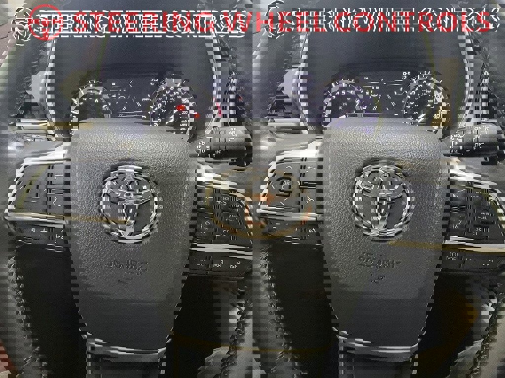 Used 2022 Toyota Highlander XLE image 18