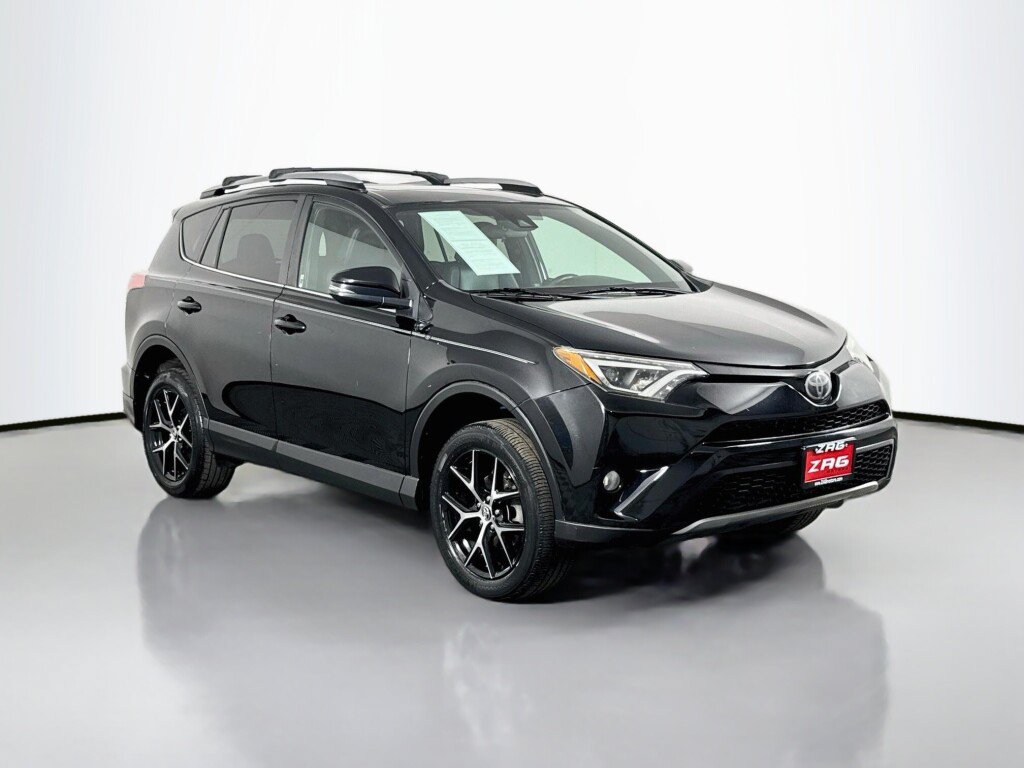 Used 2017 Toyota RAV4 SE AWD/4WD image 7