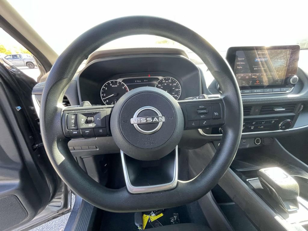 Used 2023 Nissan Rogue S AWD/4WD image 18