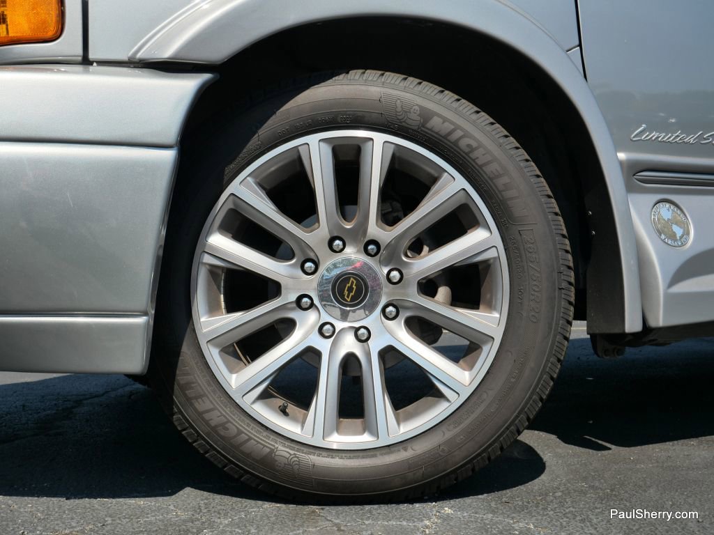 Used 2021 Chevrolet Express 2500 LS w/ Enhanced Convenience Package image 24