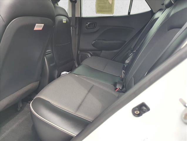 Used 2023 Hyundai Venue Limited FWD image 10