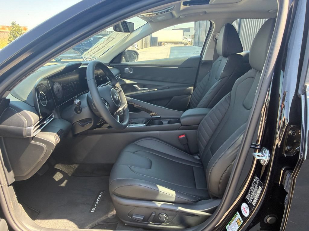 New 2026 Hyundai Elantra Limited FWD image 15