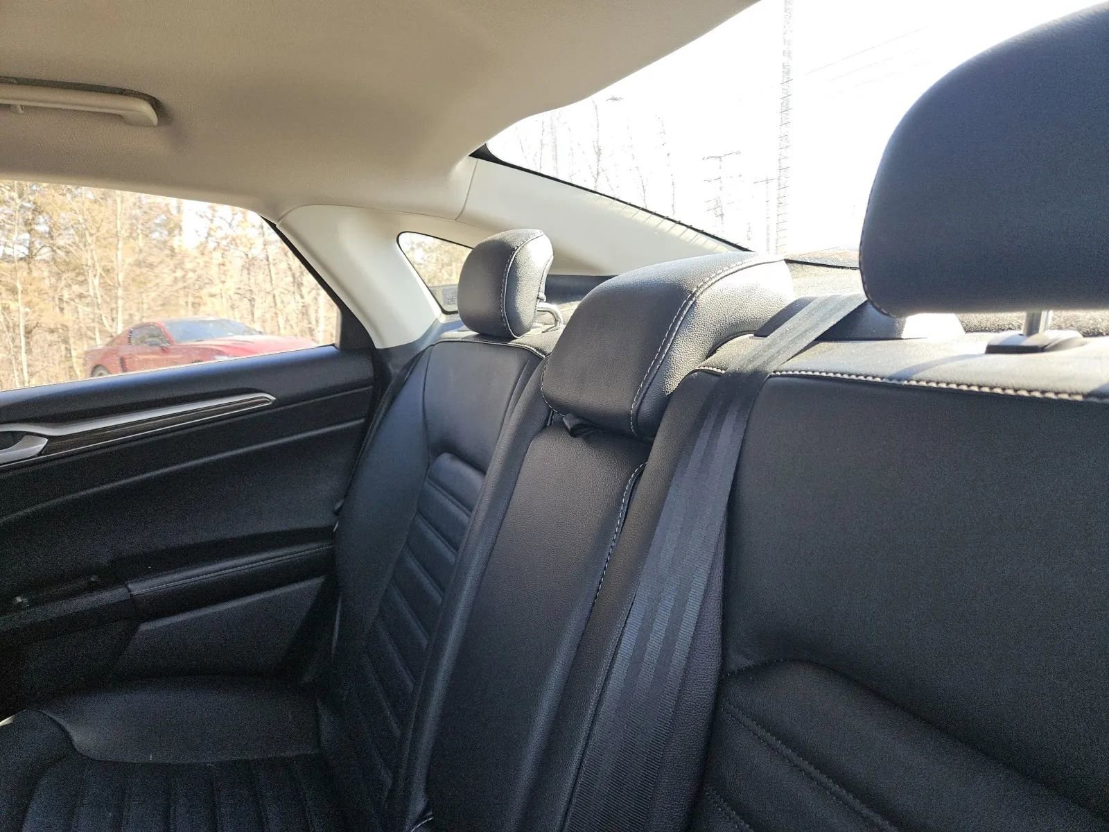 Used 2017 Ford Fusion SE image 10