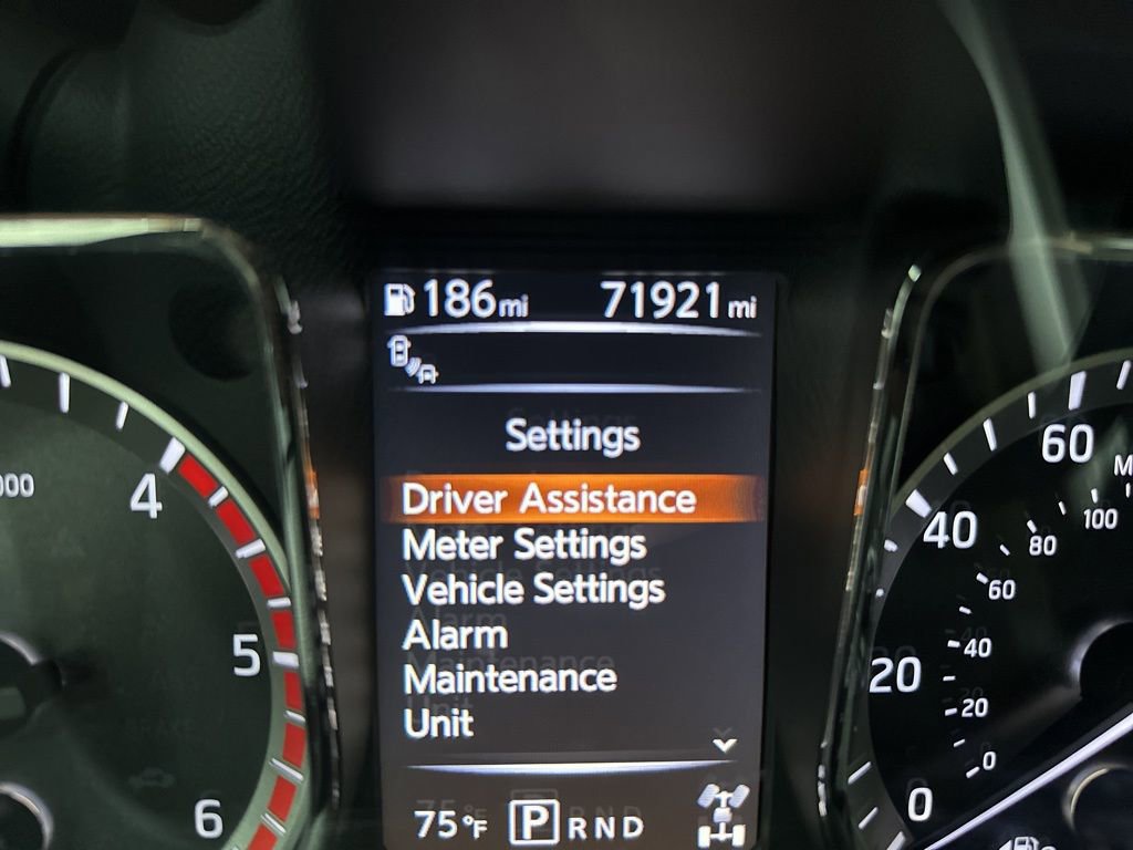 Used 2016 Nissan Titan SL image 15