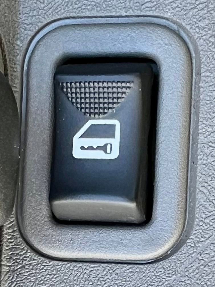 Used 2024 Chevrolet Express 2500 w/ Driver Convenience Package image 19