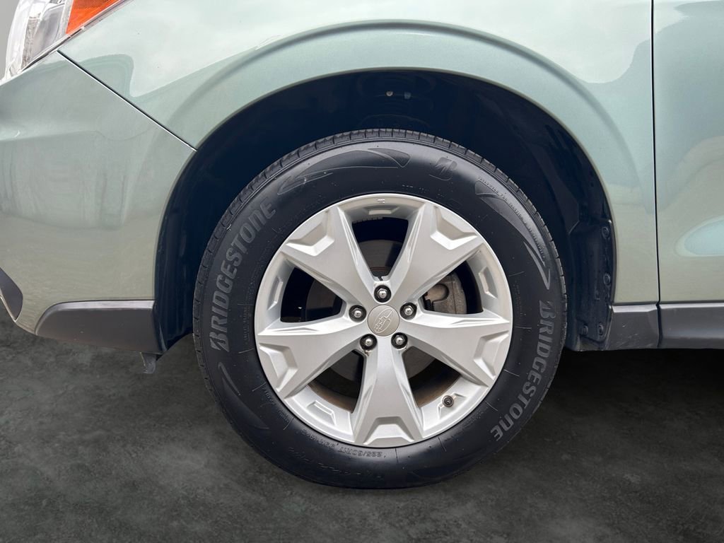 Used 2015 Subaru Forester 2.5i w/ Alloy Wheel Package AWD/4WD image 5