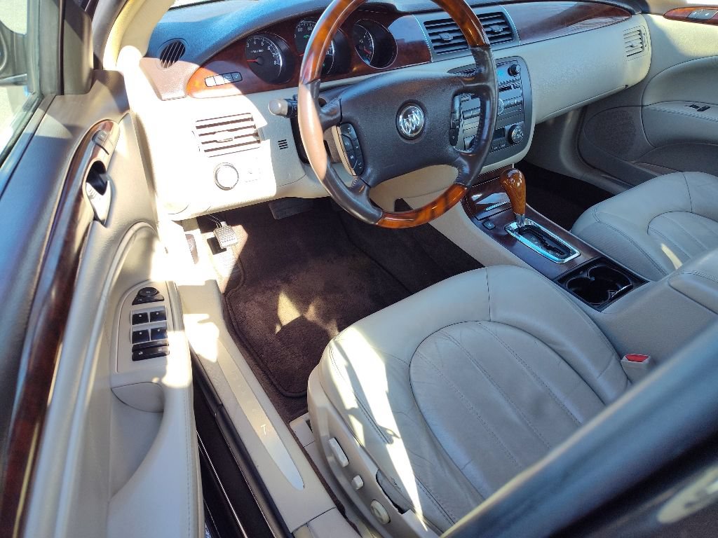 Used 2008 Buick Lucerne CXL w/ Luxury Package FWD image 12