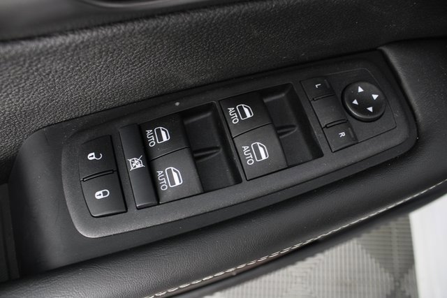 New 2026 Chrysler Pacifica Select image 16