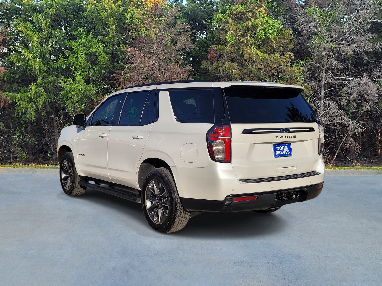Used 2023 Chevrolet Tahoe Z71 w/ Luxury Package AWD/4WD image 21