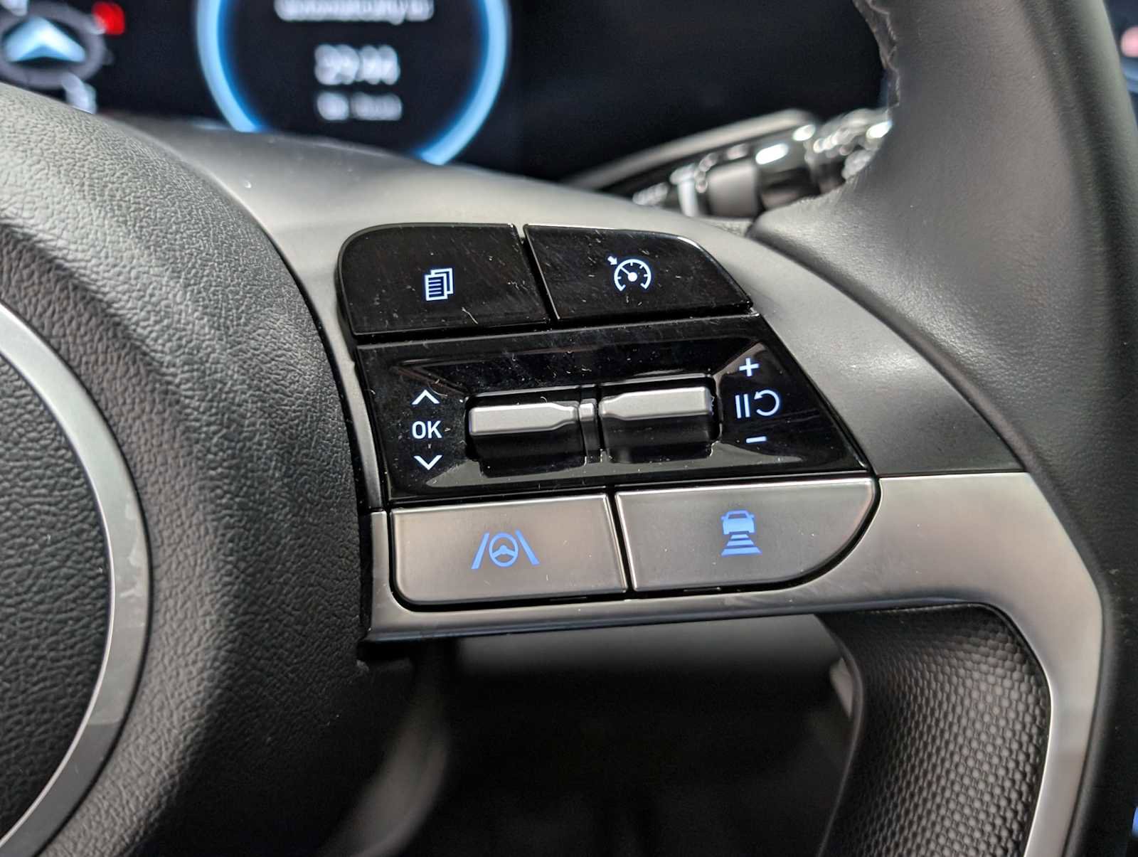 Used 2023 Hyundai Elantra Limited w/ Cargo Package image 33