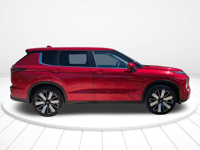 New 2026 Mitsubishi Outlander SE FWD image 3