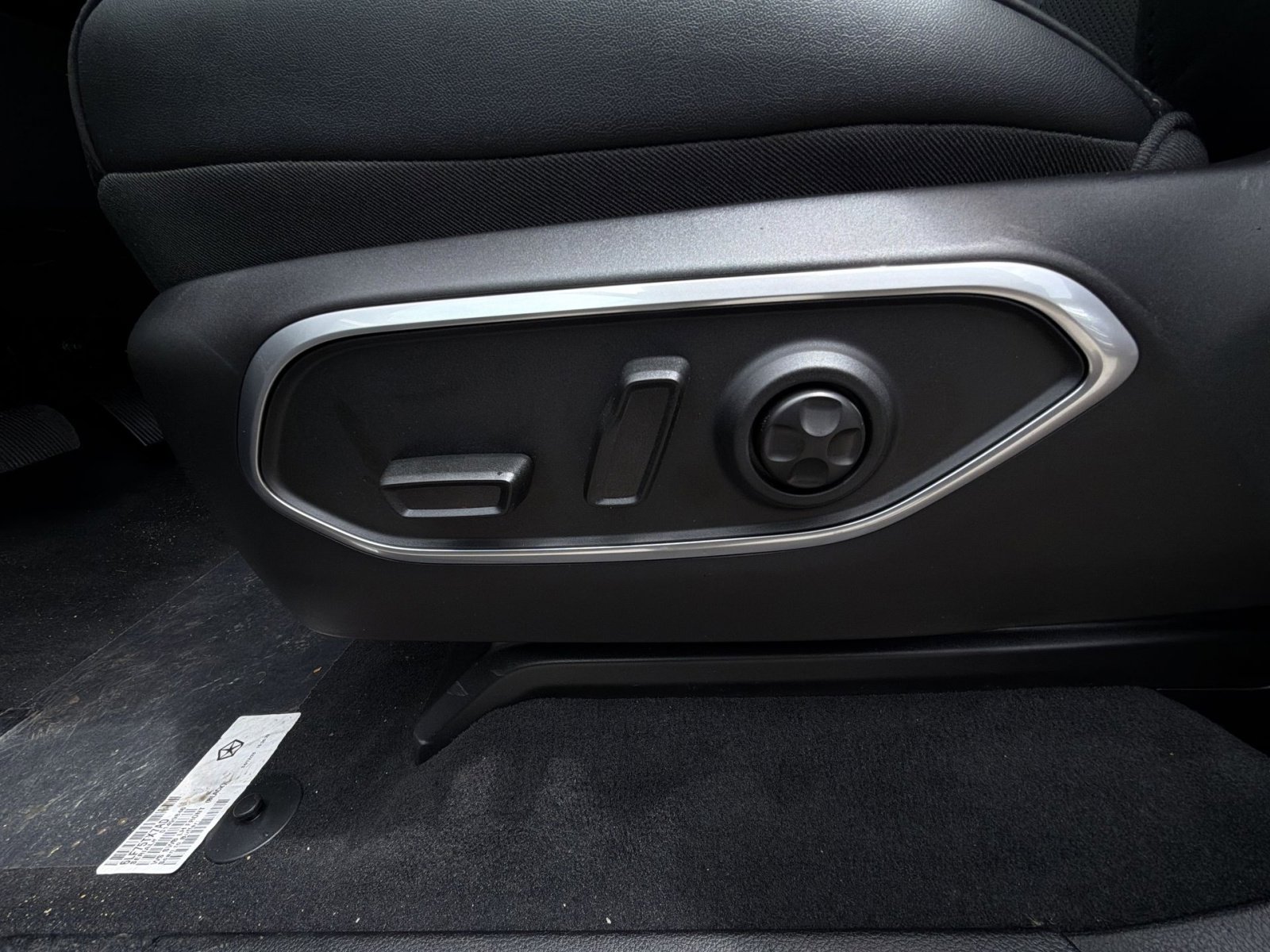 New 2026 Jeep Grand Wagoneer L 4WD image 14