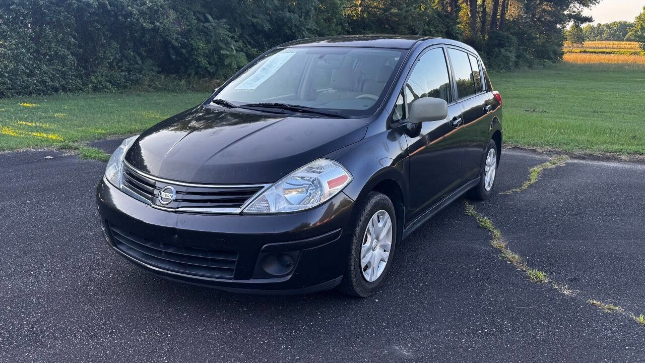 Used 2011 Nissan Versa 1.8 S w/ Plus Pkg image 4