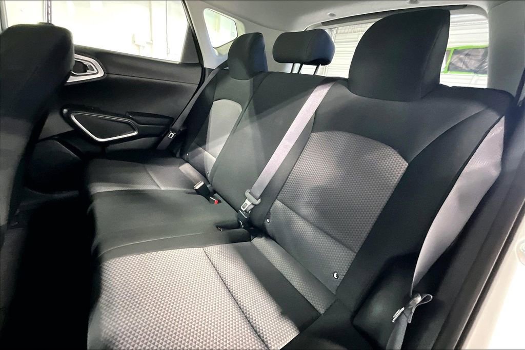 Used 2025 Kia Soul LX image 34