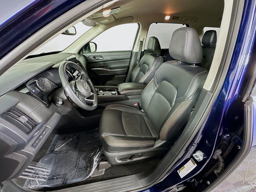 Used 2022 Nissan Pathfinder SL w/ SL Black Package image 30