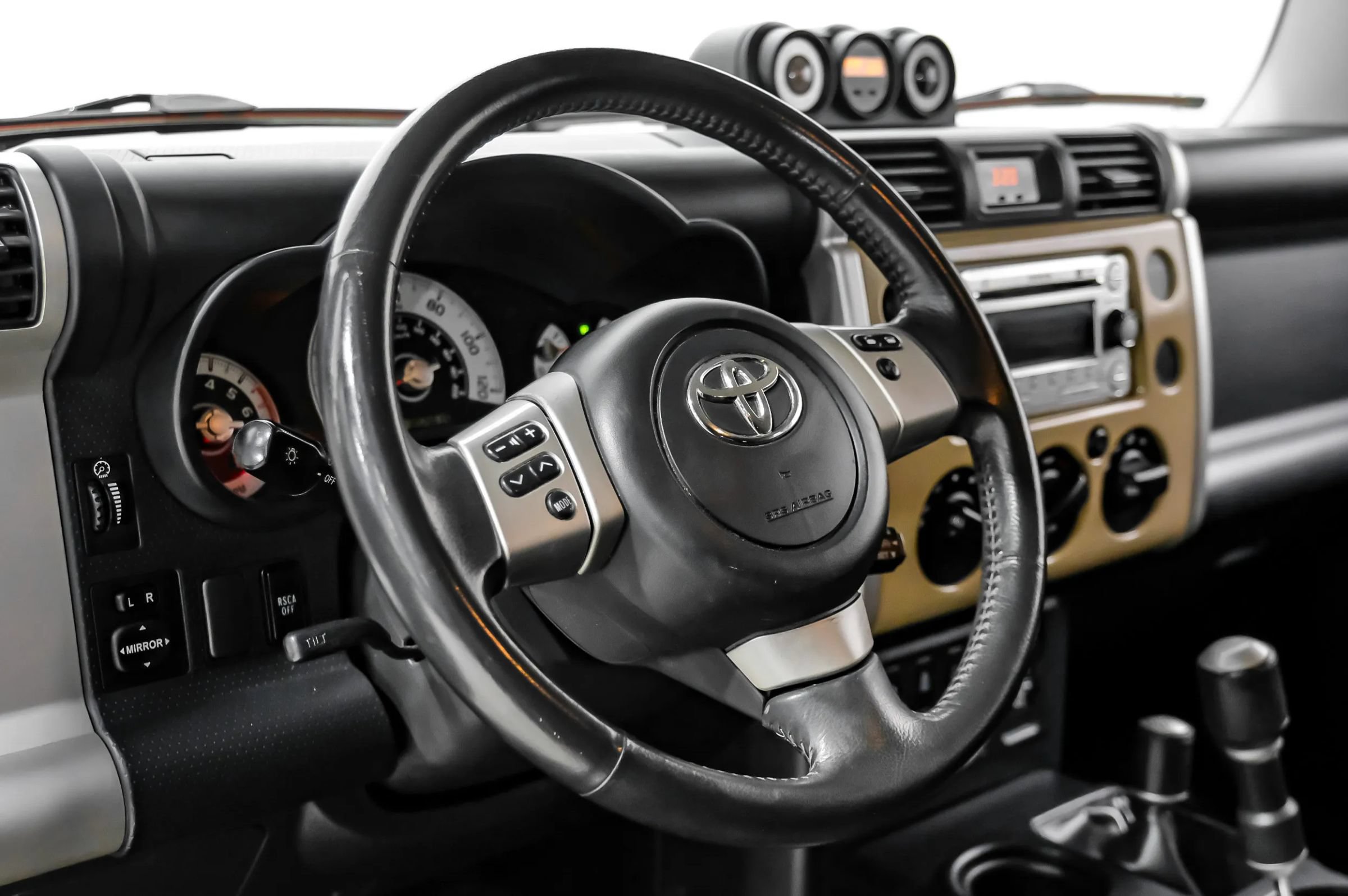 Used 2014 Toyota FJ Cruiser 4WD w/ Upgrade Package image 20