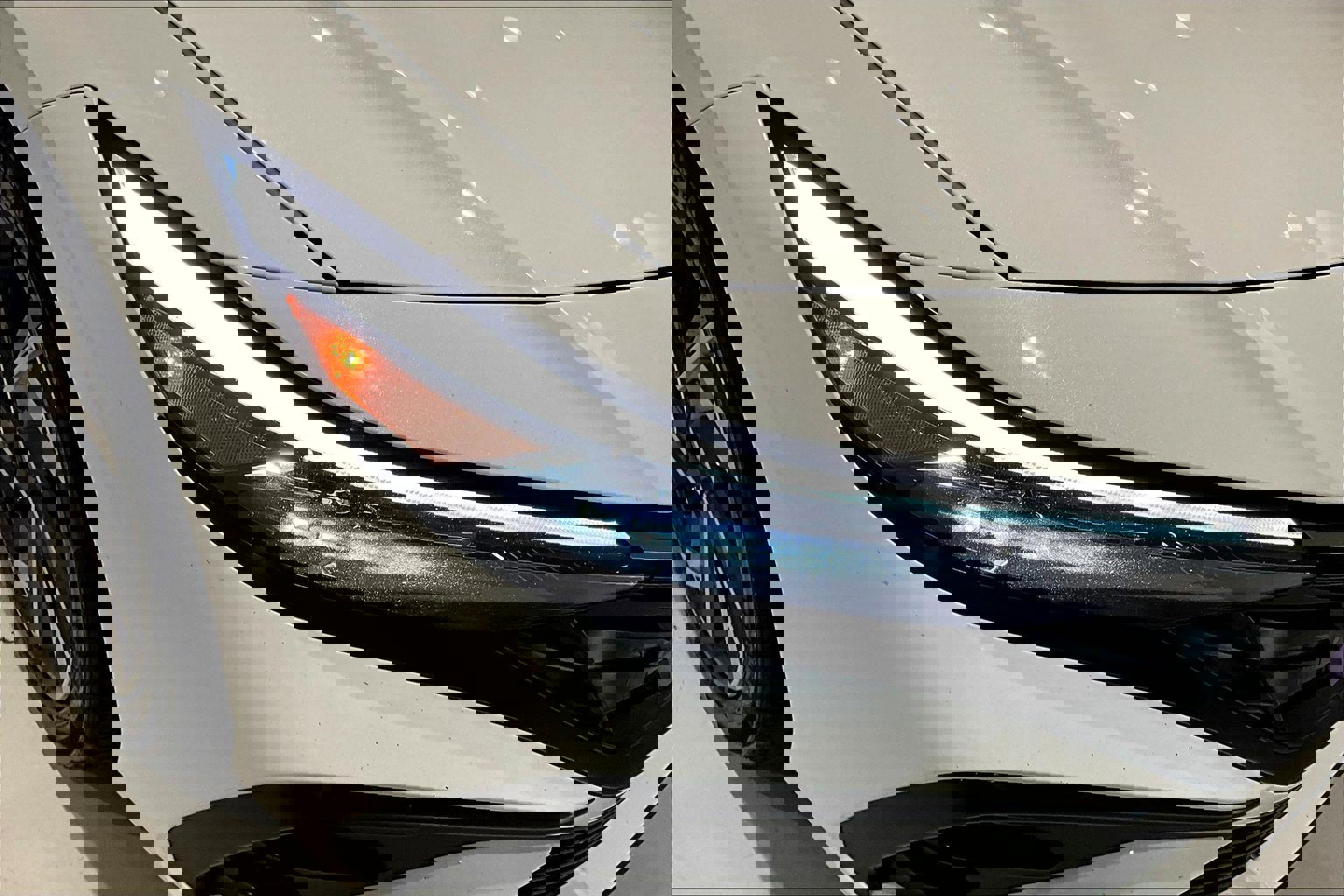 Used 2025 Hyundai Elantra Limited w/ Cargo Package image 31