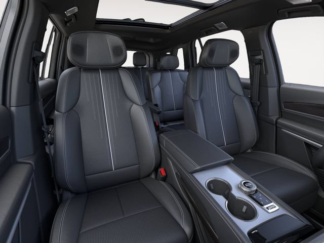 New 2027 Cadillac Vistiq Luxury w/ LPO, Floor Liner Package AWD/4WD image 16