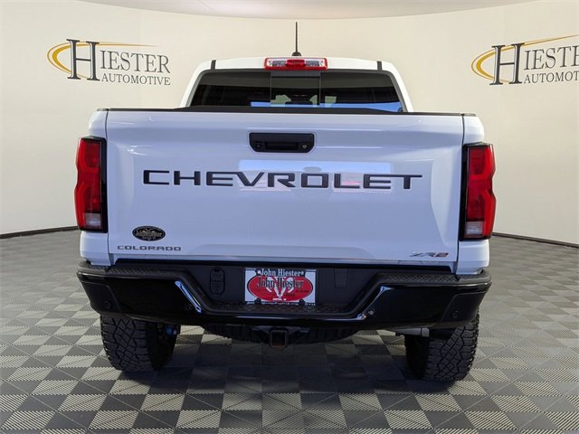 Used 2024 Chevrolet Colorado ZR2 w/ ZR2 Convenience Package III image 5