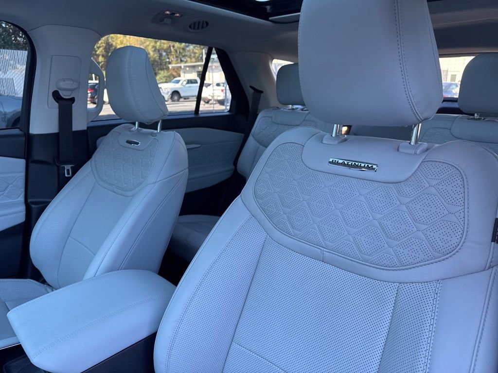Used 2025 Ford Explorer Platinum w/ Ultimate Package image 11