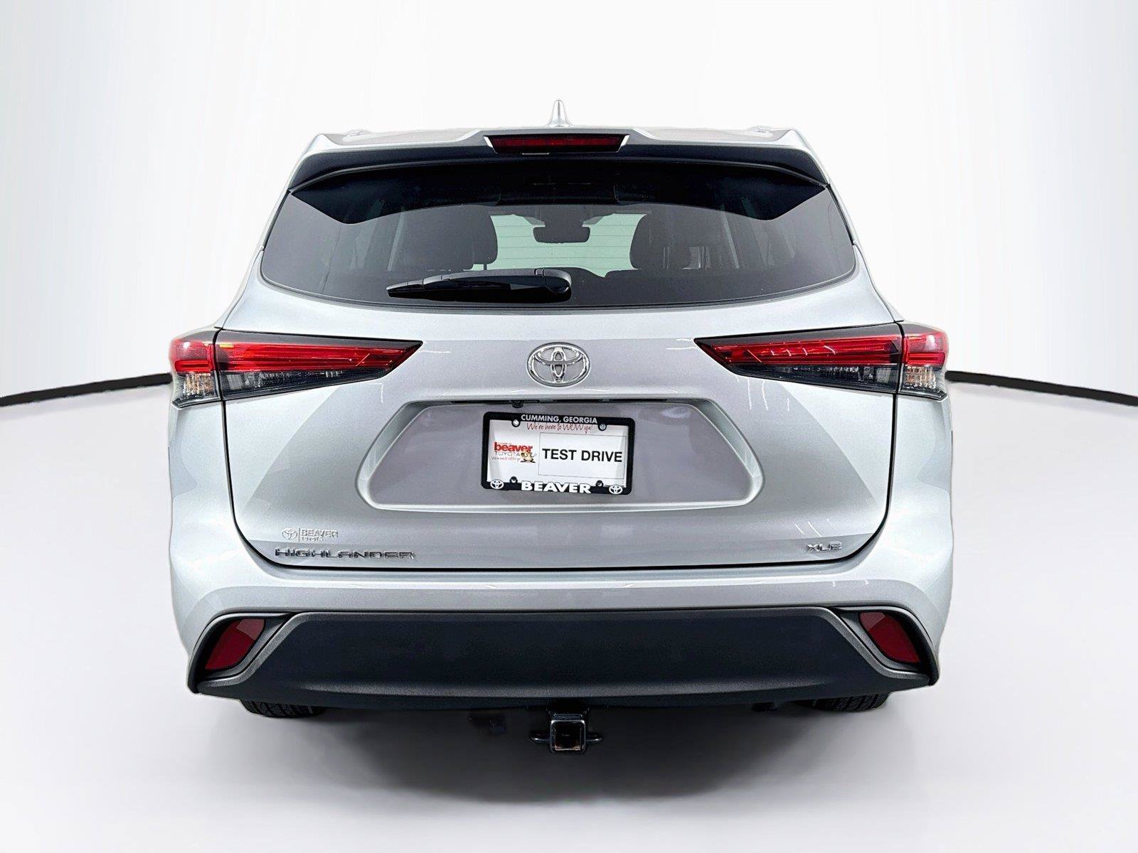 Used 2022 Toyota Highlander XLE FWD image 12