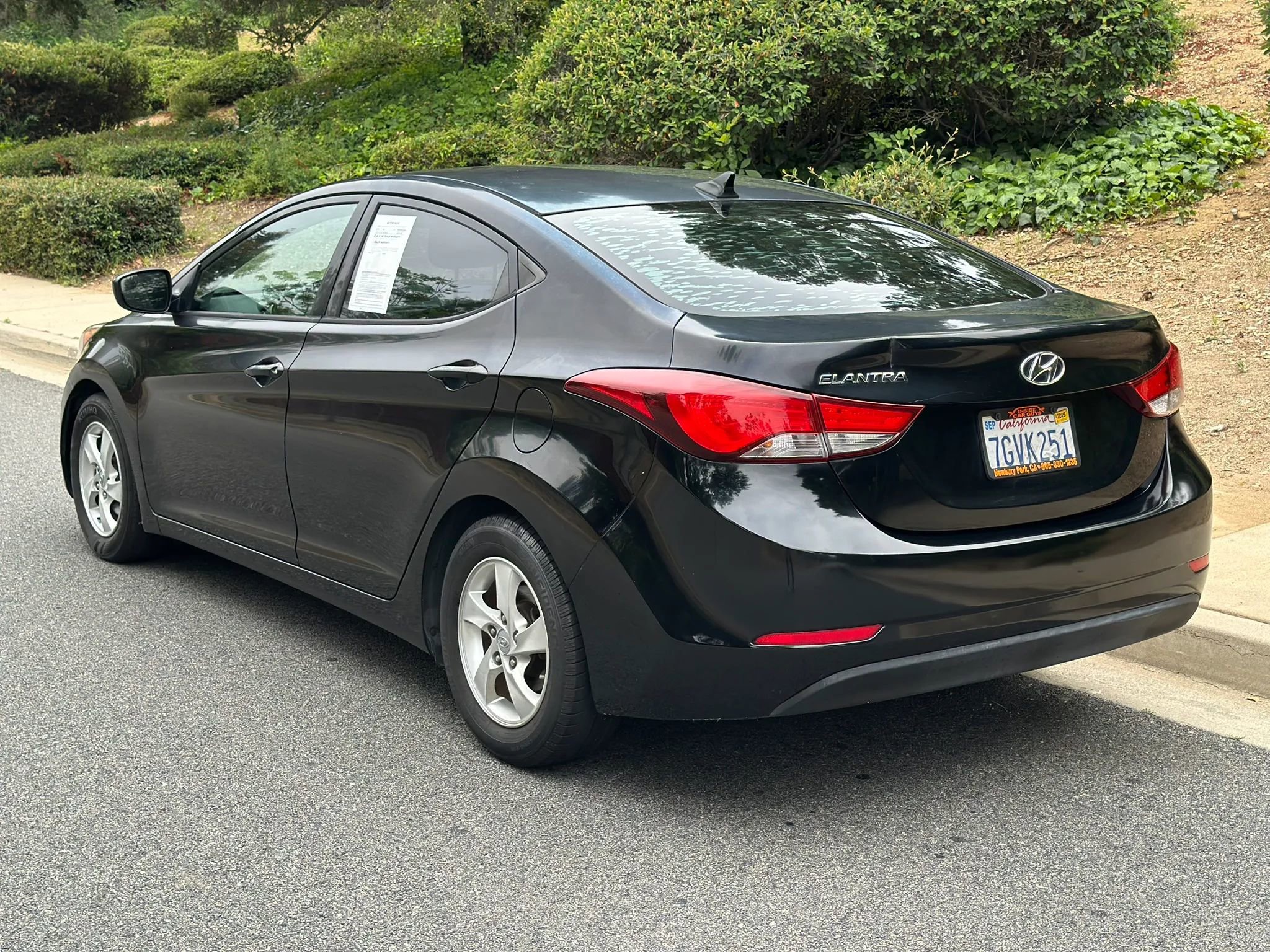 Used 2015 Hyundai Elantra SE FWD image 3