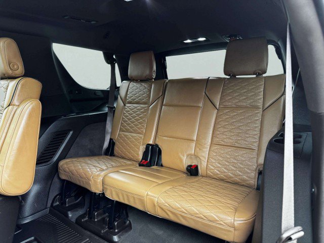 Used 2021 Cadillac Escalade Premium Luxury image 41